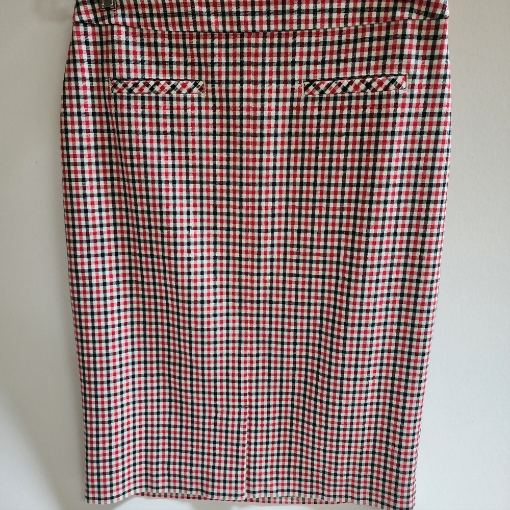 TALBOT'S 2P NWOT SLIM SKIRT RED, BLACK, WHITE SMALL CHECK. MACHINE WASH LINE DRY
